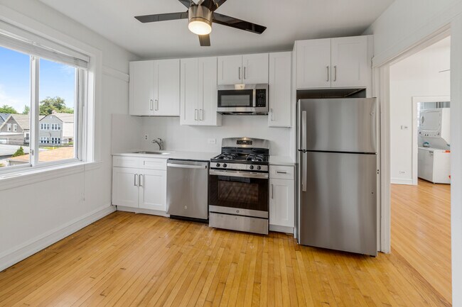 Photo - 3048 W Cornelia Ave Unit 2