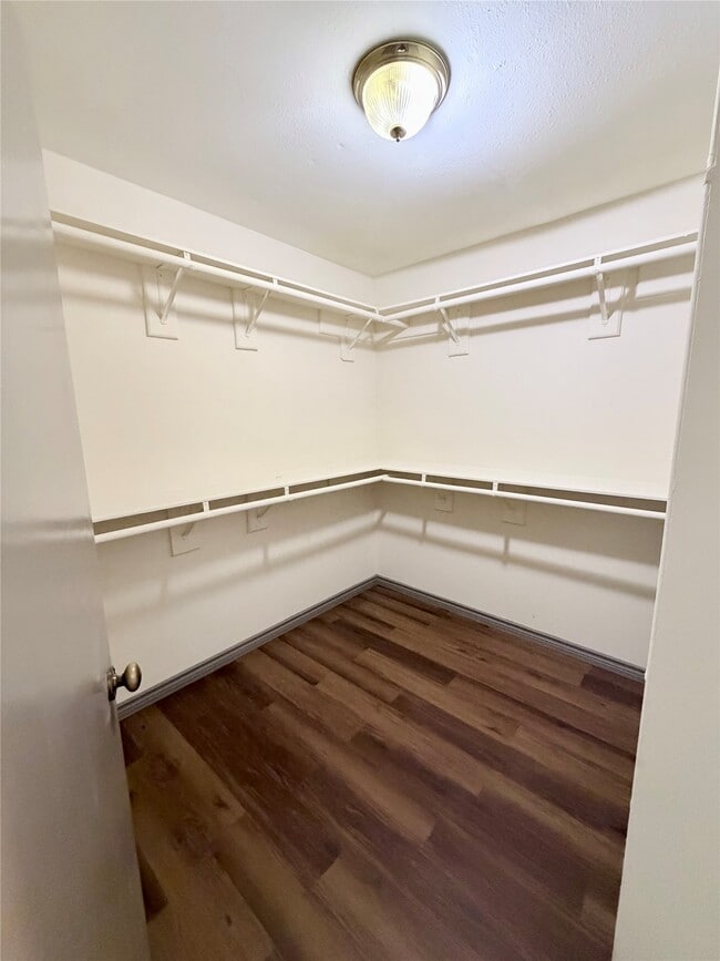 Photo - 9327 Westacre Pl