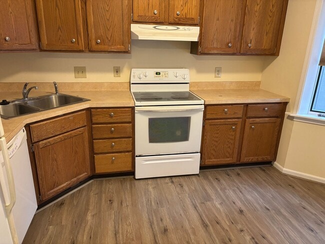 Photo - 1399 Suncrest Dr NE Unit 1399 Suncrest Drive NE