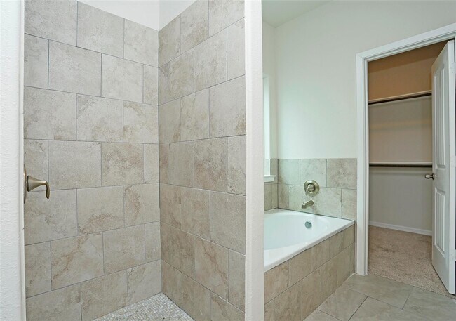 Photo - 13823 Leabrandon Ln
