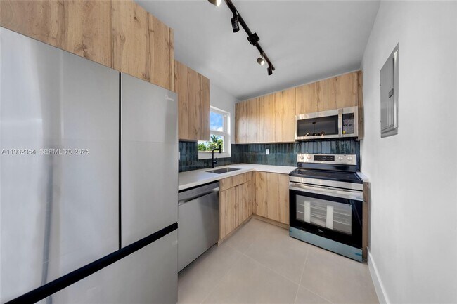 Photo - 5195 NE 18th Ave Unit 1