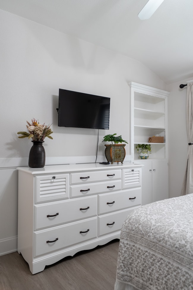 Photo - 10838 Newcomb Ave