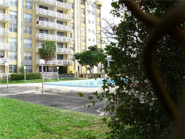 Photo - 15600 NW 7th Ave