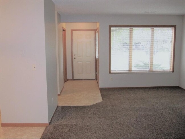 Photo - 594 W 8th St