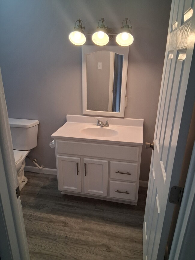 Baño - 254 E Jackson St Unidad 2nd Floor Front