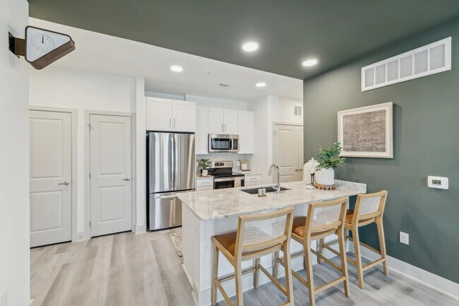 Building Photo - 2020 Grandway Dr Unit 3210