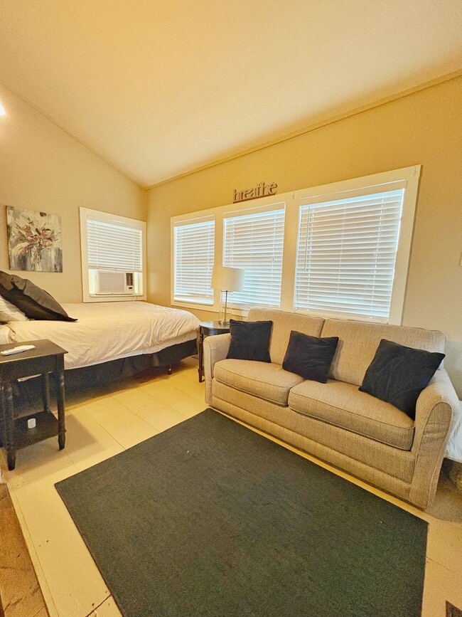 Photo - Fully Furnished 2/1