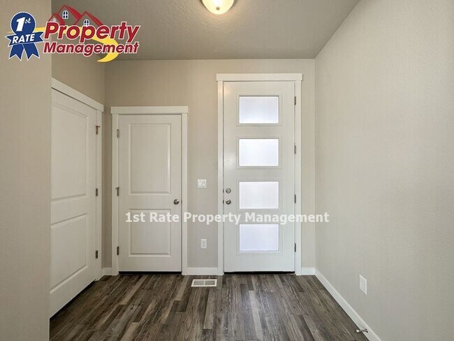 Photo - 439 N Traquair Ln