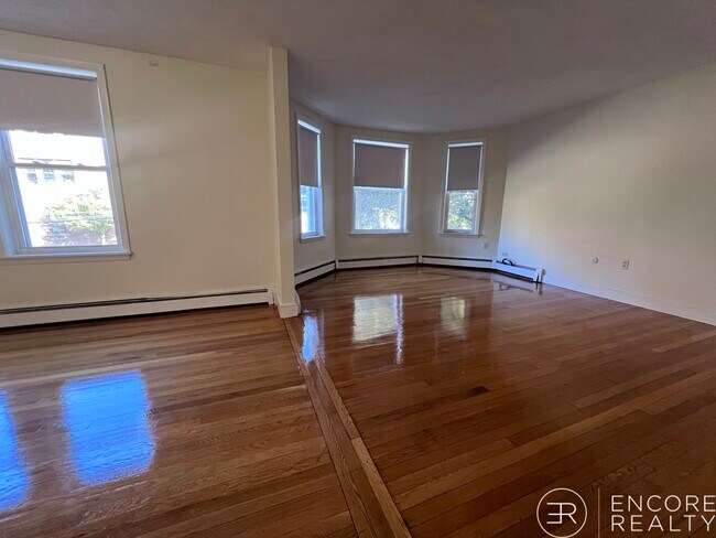 Photo - 310 Tappan St Unit 3