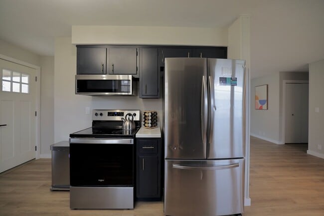 Photo - 1534 N Woodburn Ave Unidad A