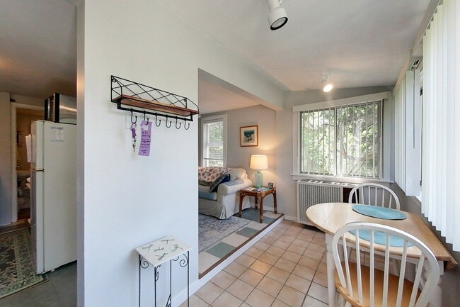 Photo - 33 Warren Ave