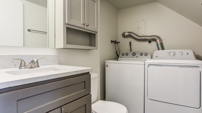 The View Apartments St Charles