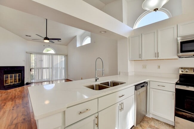 Photo - 2 Bedroom 1 full bath in Cedar Lakes