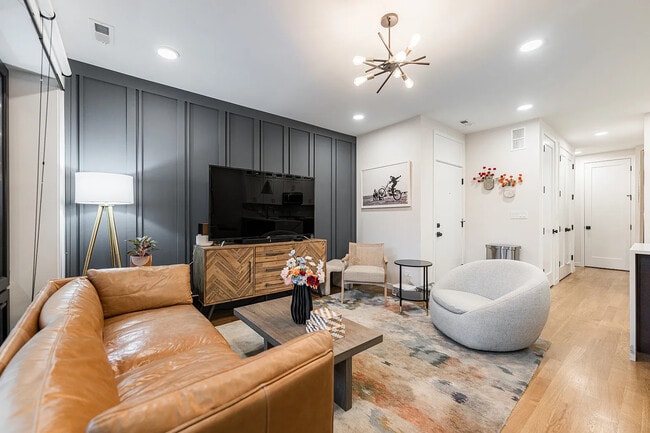 Photo - 1703 W Chicago Ave Unit 4