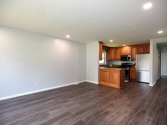 Photo - 2235 Wintergreen Loop S