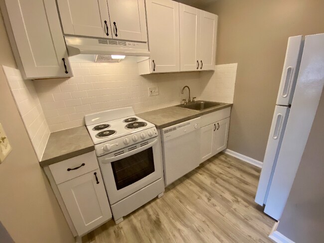 Photo - 1862 Beacon St Unidad 4-08