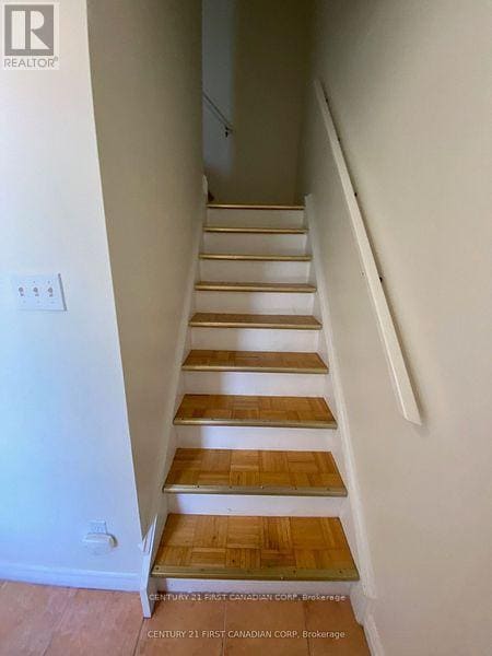 Photo - 1401 Wonderland Rd N