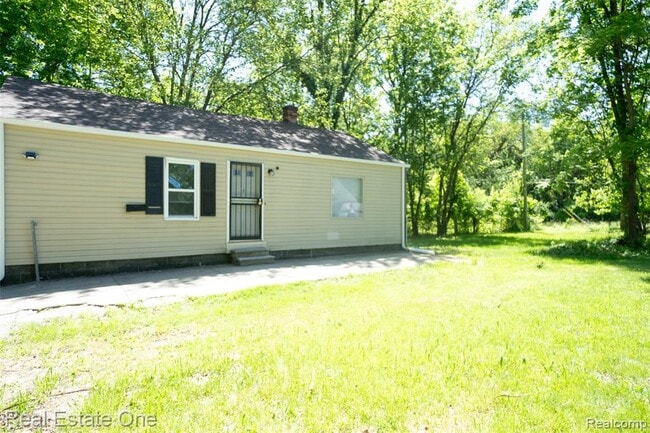 Photo - 22675 Santa Maria St