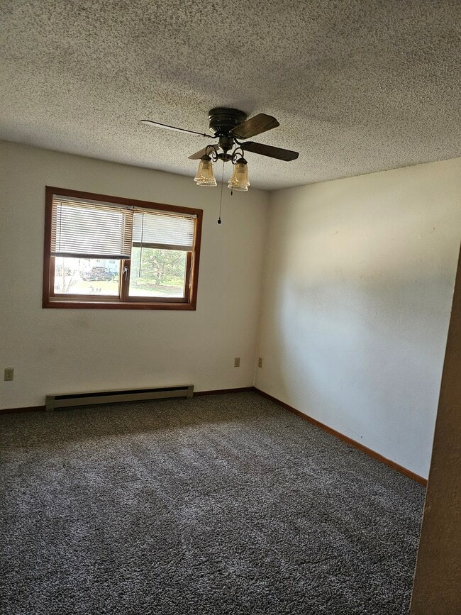 Photo - 1006 Emerald Ct Unit #2