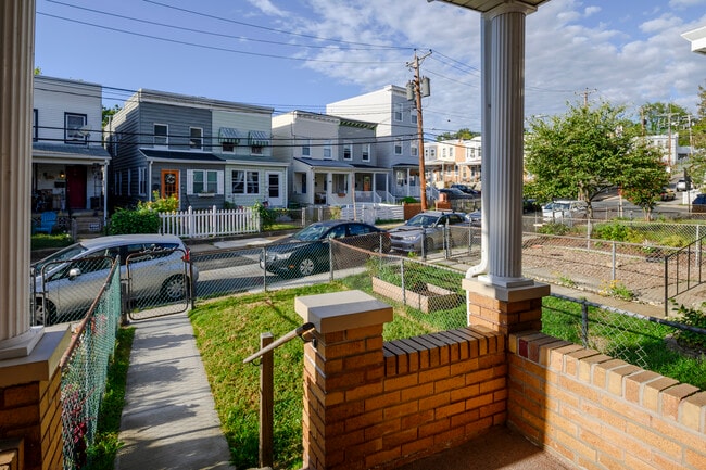 Photo - 1109 W 40th St