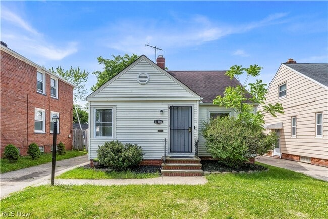 Building Photo - 21106 Gardenview Dr