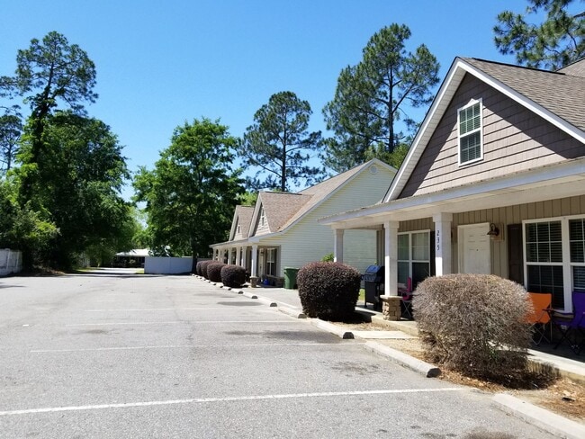 Photo - 235 N Main St