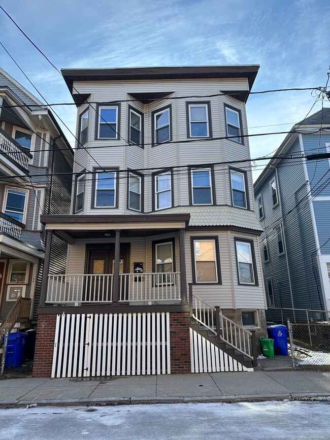 Building Photo - 95 Calumet St Unit 2