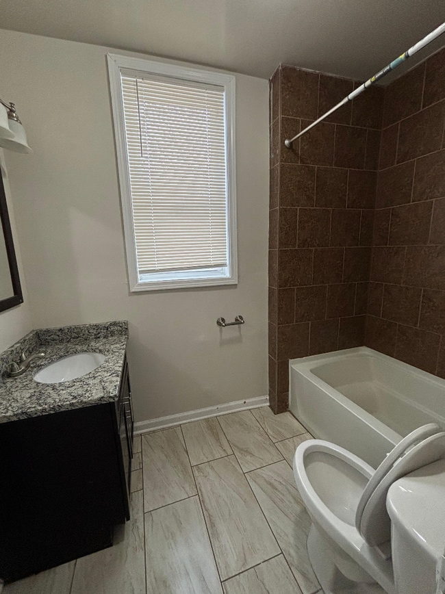 Photo - 6949 S Woodlawn Ave Unit 1