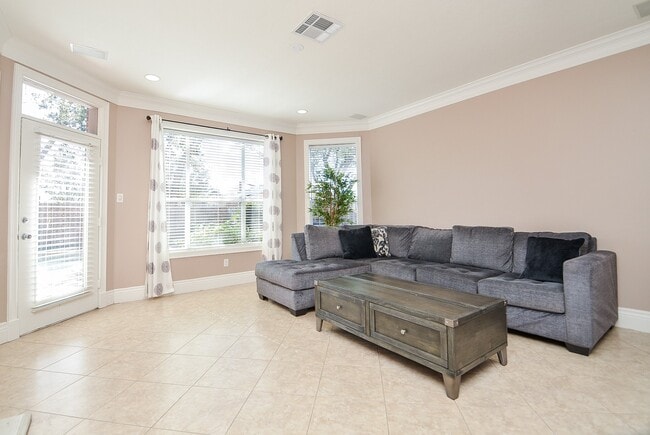 Photo - 5835 Stratford Gardens Dr