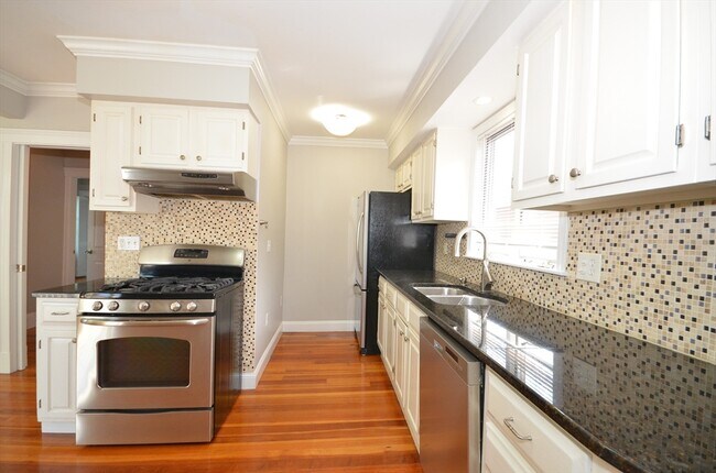 Photo - 61 Tainter St