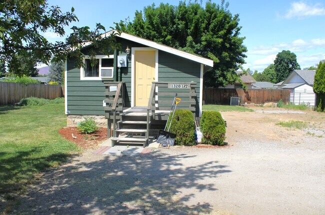 Photo - 1320 1/2 Springwater Ave