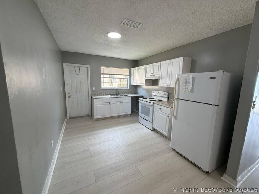 403 NW 2nd St
