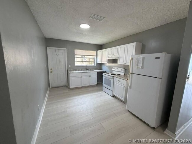 403 NW 2nd St