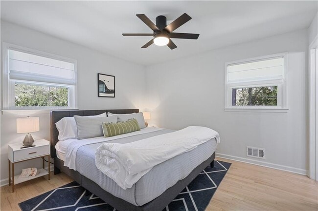 Photo - 677 Hillandale Cir