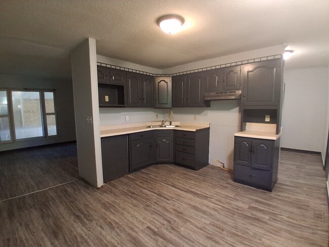 Photo - 1102 Harmon St