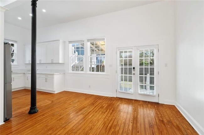 Photo - 1364 Constance St