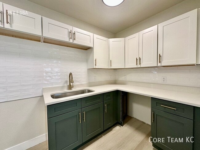 4337 Mercier St Unit 4335-2N