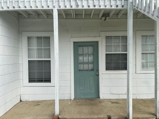 Building Photo - 1209 E Fortification St Unit #D Rental