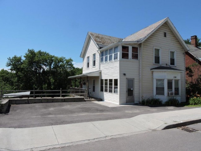 Building Photo - 184 Malletts Bay Ave Rental
