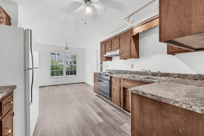 Photo - 522 Eysian Rd