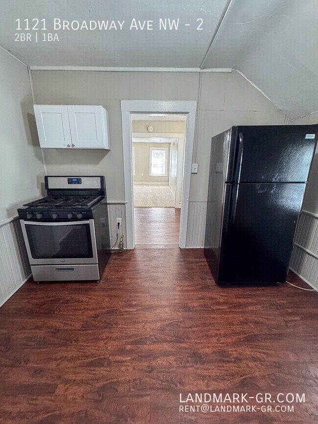 Photo - 1121 Broadway Ave NW Unit 2