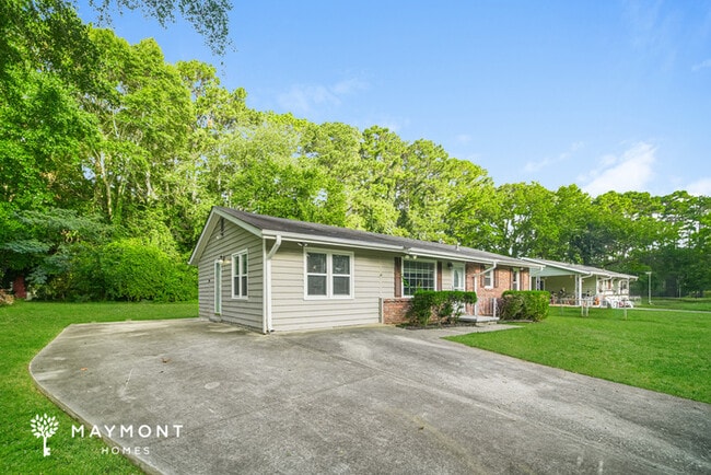 Photo - 6197 Castlewood Dr