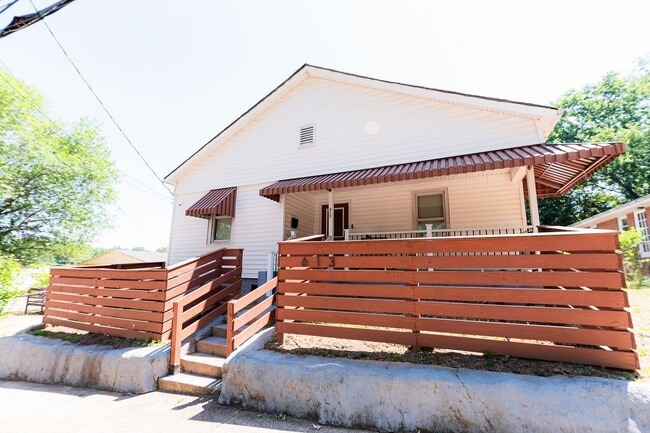 Building Photo - Move-In Ready 4BR Home with Large Backyard