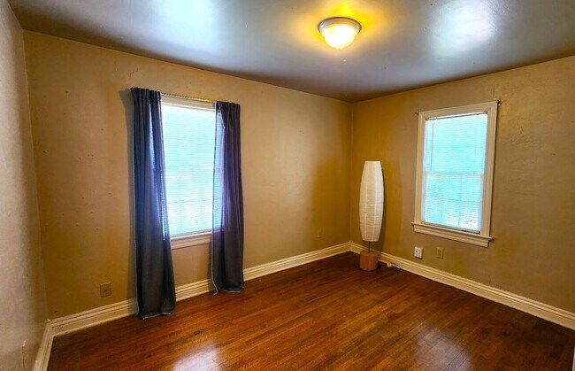 Photo - Super Cute 3 Bedroom 1 Bath Cottage in the DOUGLAS PLACE ADD NW OKC