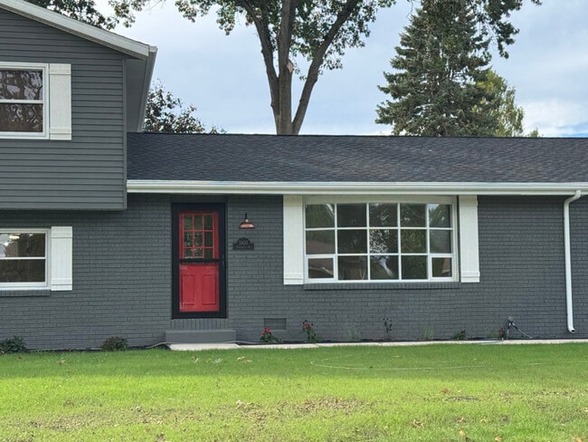 Photo - 5800 Ponderosa Dr