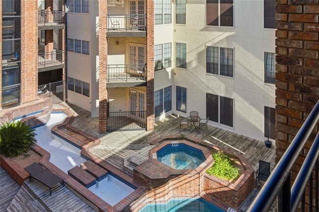 Photo - 3001 Cedar St Unit 116