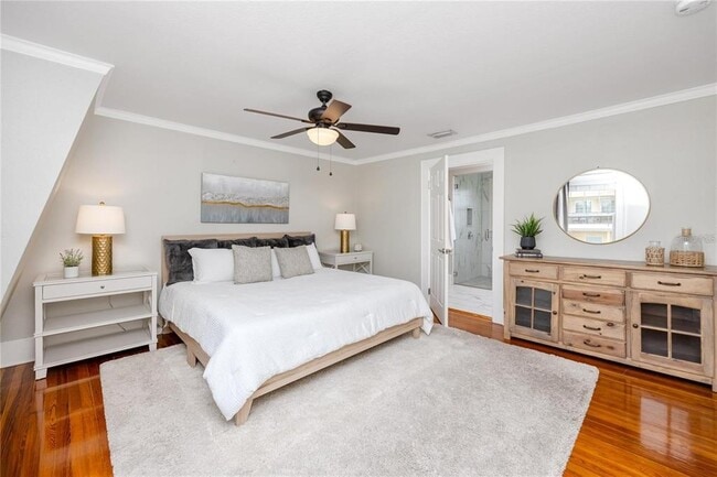 Photo - 2120 10th St N