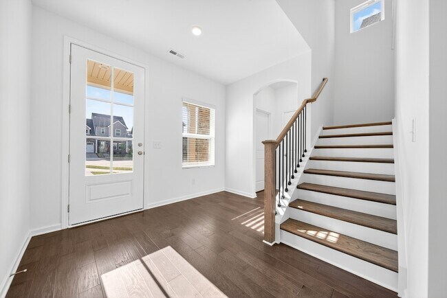 Photo - 124 Limbury Ct