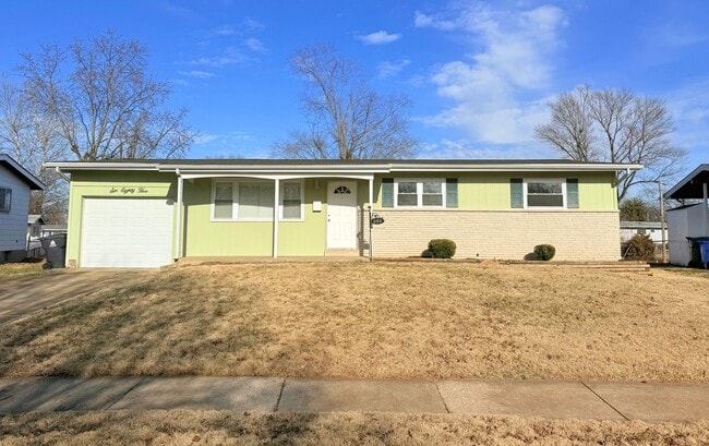Building Photo - 3 Bedroom Home for rent in Florissant