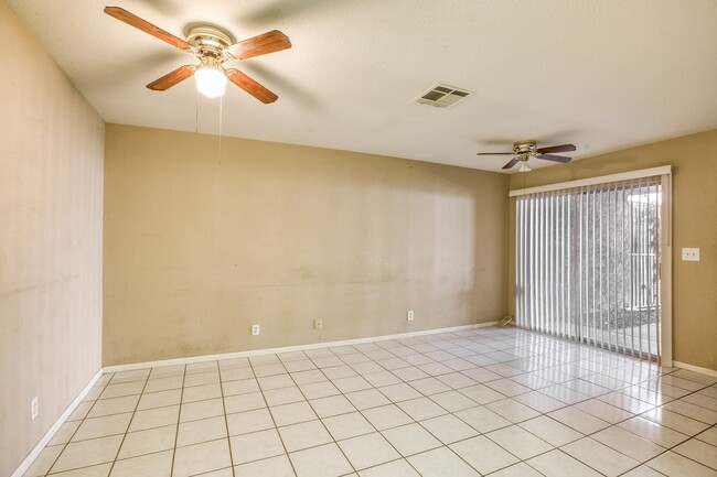 1 Bed / 1 Bath Comfortable Townhome in Las... - 1 Bed / 1 Bath Comfortable Townhome in Las...